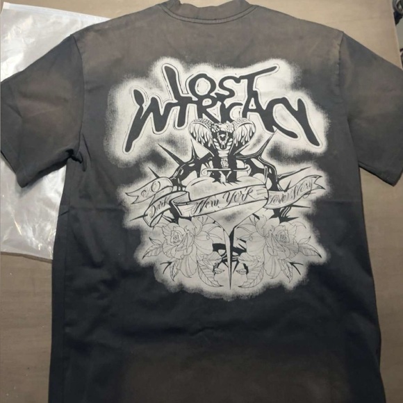 Lost Black Graphic Tee - Picture 3 of 3